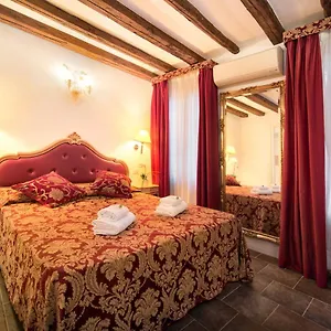 https://ca-del-gallo.hotelslidodijesolo.com